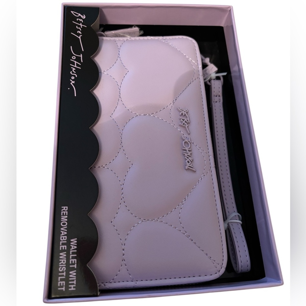 BETSEY JOHNSON Lavender Zip Around Wallet With Removable Wristband *NEW*